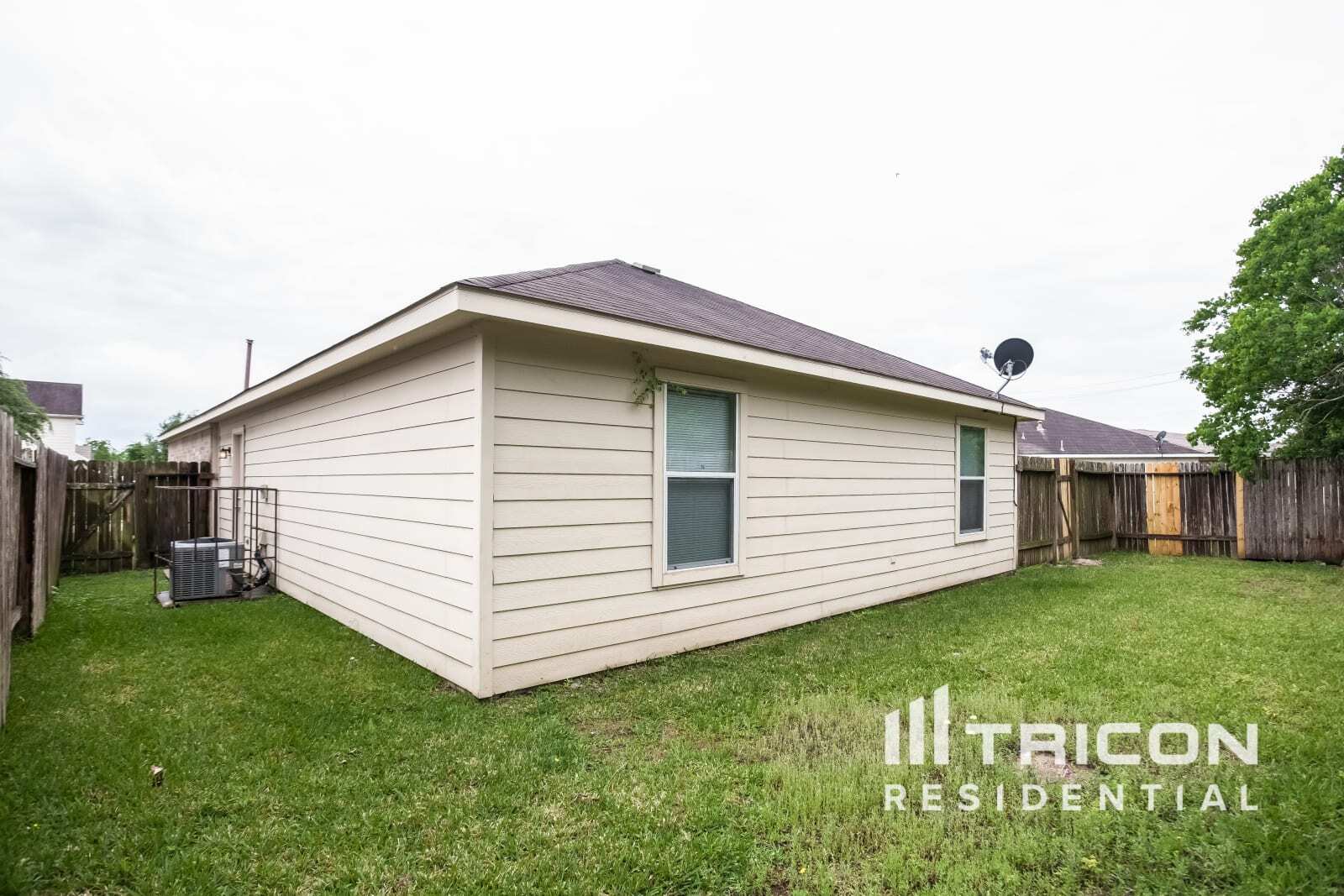 Building Photo - 5746 Gasser Ln