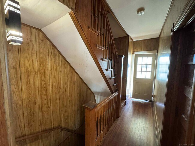 Building Photo - 162 Jubilee St