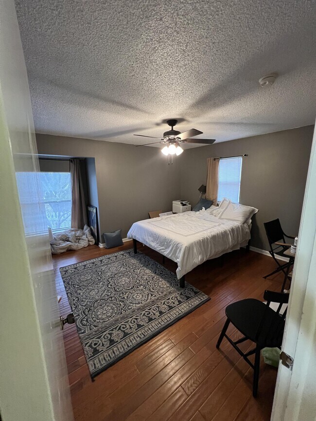 Building Photo - 1837 W Ora Dr