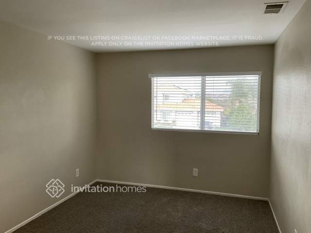 Building Photo - 2035 W Sunnyview Dr