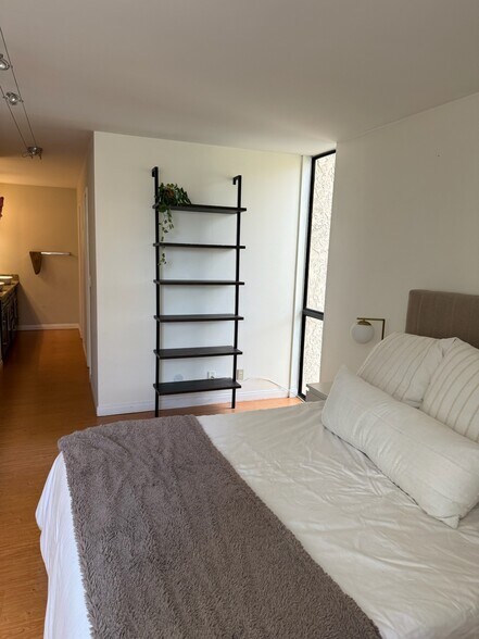 Building Photo - 4141 Via Marisol