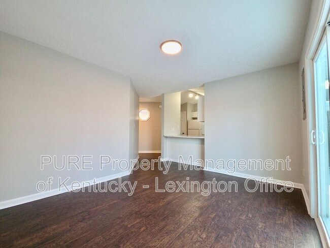 Building Photo - 1430 Vintage Cir