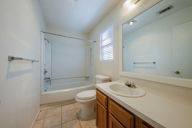 Building Photo - 8810 Piney Point Dr