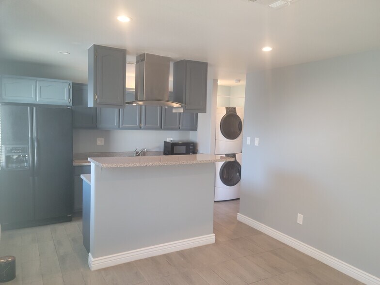 Building Photo - 19449 Ingomar St