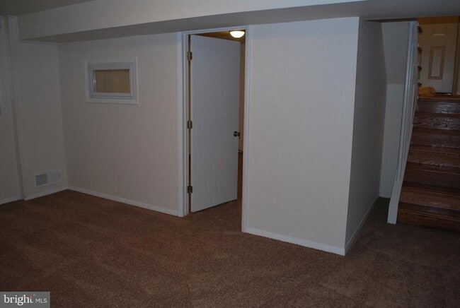 Building Photo - 5614 Duchaine Dr