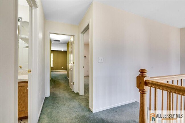Building Photo - 9 E Burgess Dr