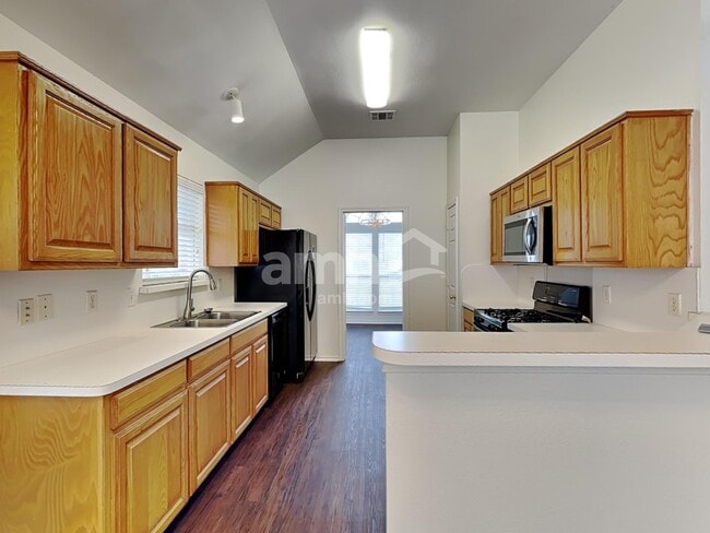 Building Photo - 1204 Buehler Ct