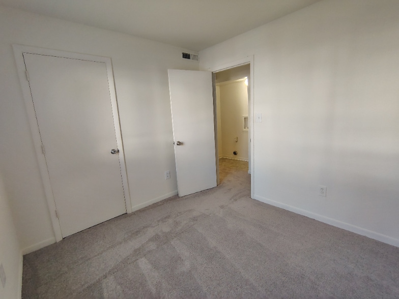 Building Photo - 600 Reusens Rd