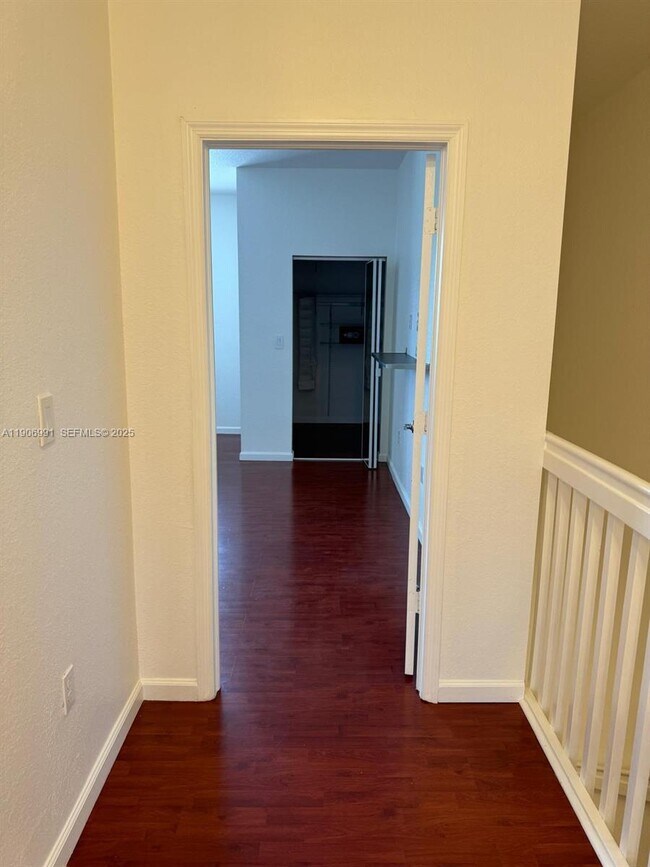 Building Photo - 297 Las Brisas Cir