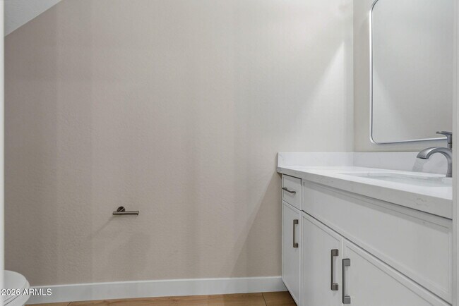 Building Photo - 1222 E Diamond St