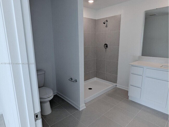 Building Photo - 2175 Chris Dr