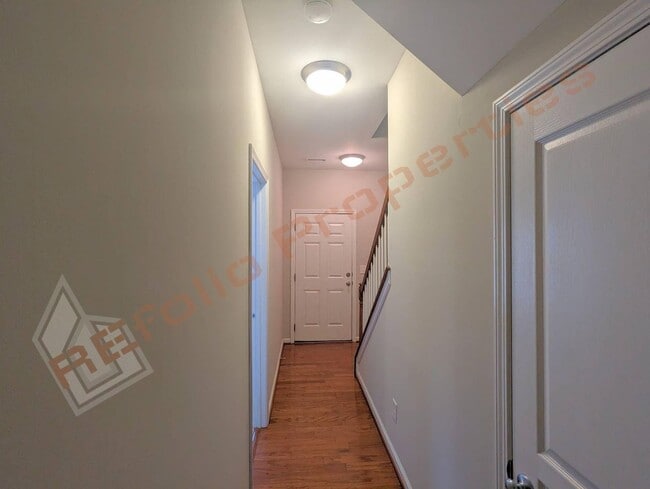 Building Photo - Great Location 3 Story 3 Bedroom, 3.5 Bath...