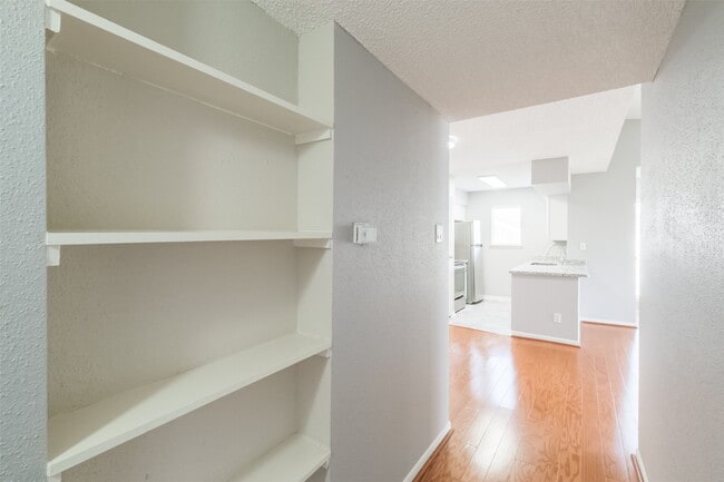 Building Photo - 3100 Jeanetta St