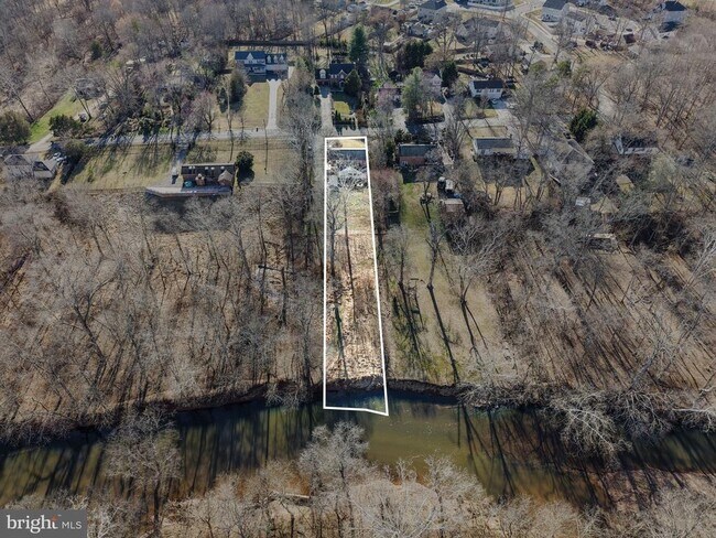 Building Photo - 7409 Lake Dr