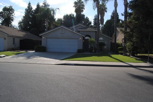 Primary Photo - 3025 Starside Dr