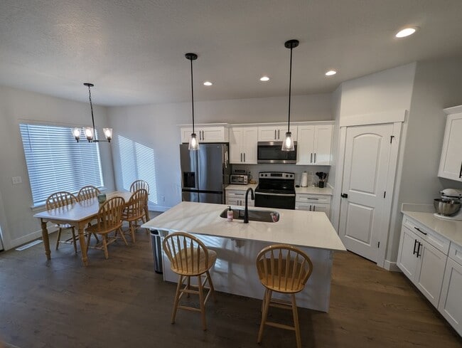 Building Photo - 3797 Big Horn Dr