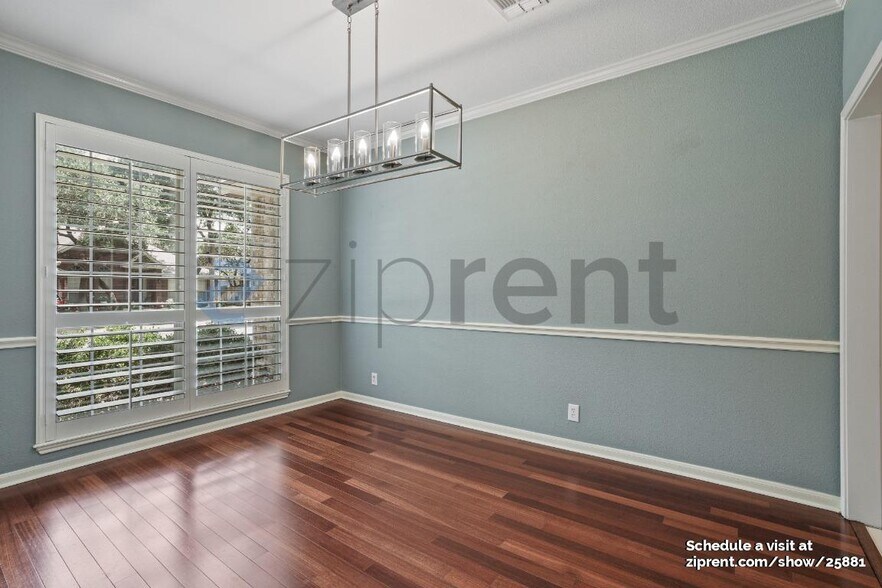 Building Photo - Unit