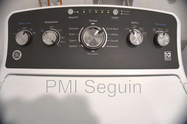 Building Photo - 809 Riviera Ct