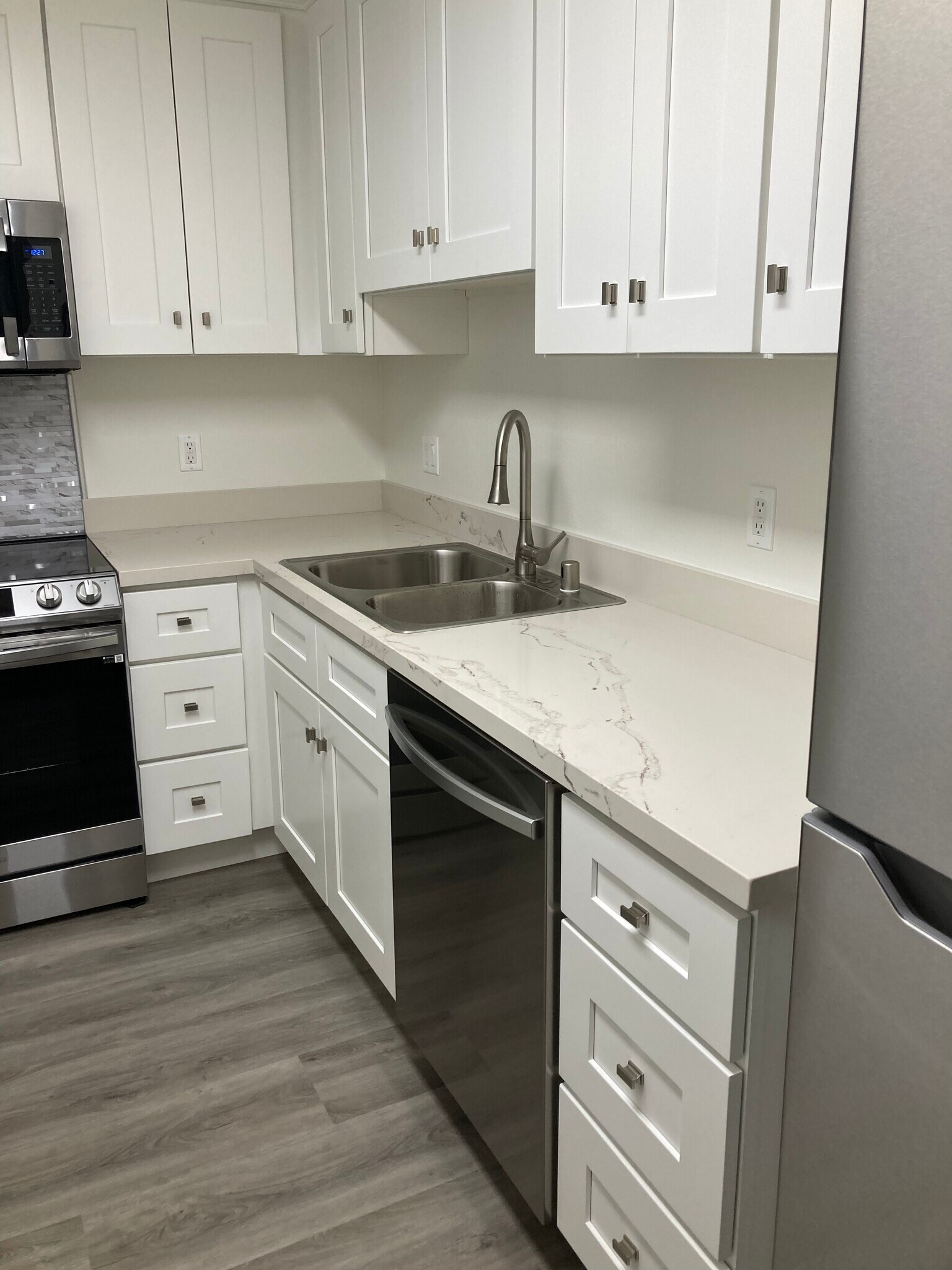Building Photo - 2875 N Los Felices Rd