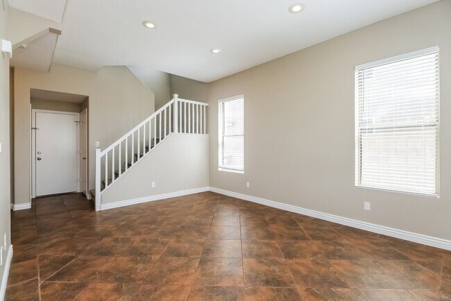 Building Photo - 40204 Calabria St