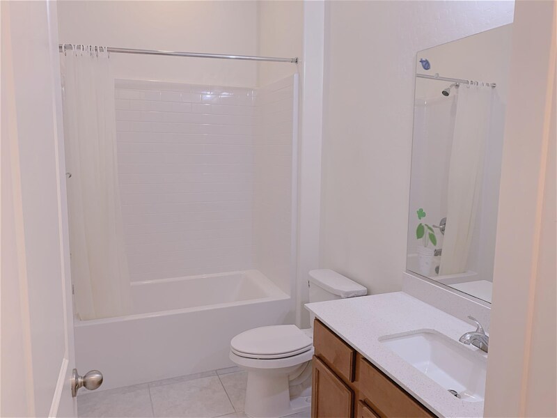 Building Photo - 4538 Herbert River Ave