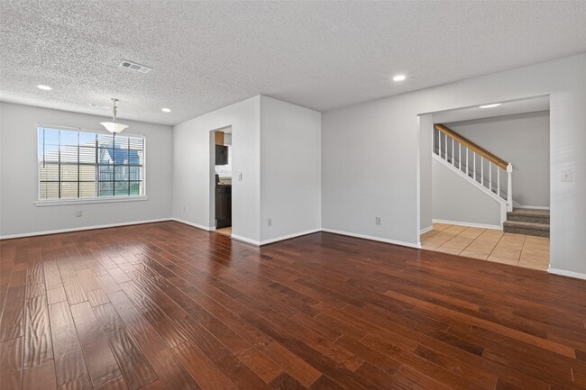 Building Photo - 21215 Park Bluff Dr