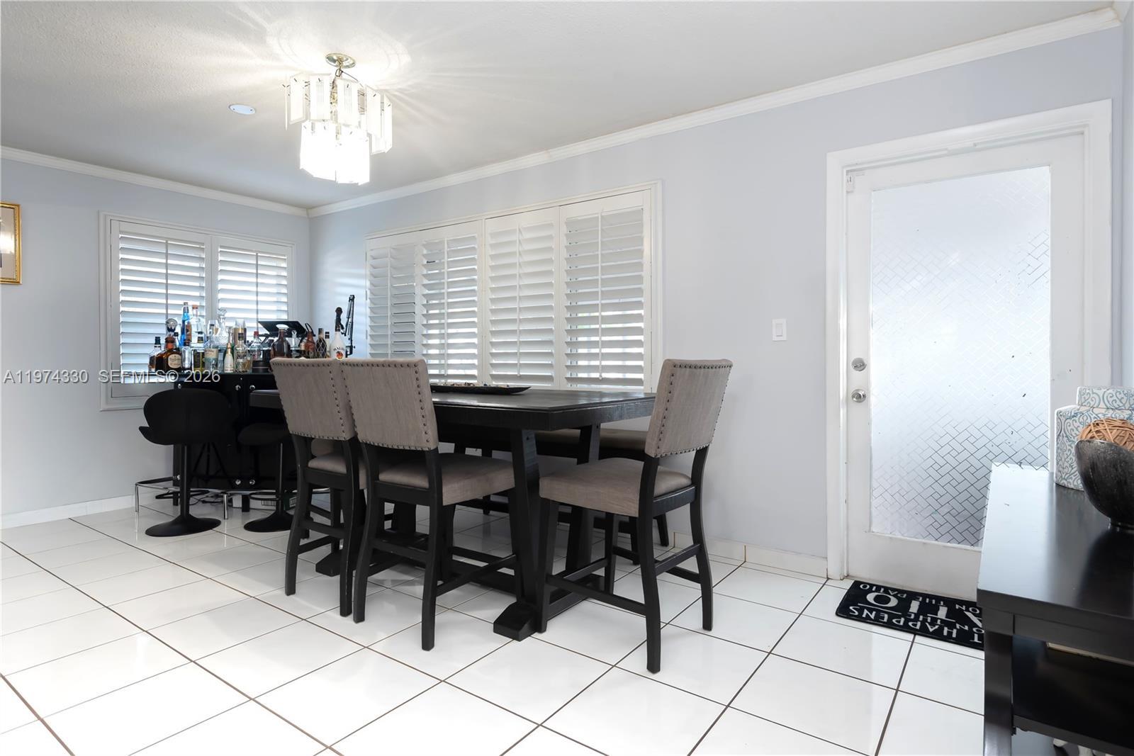 Building Photo - 5640 Hayes St