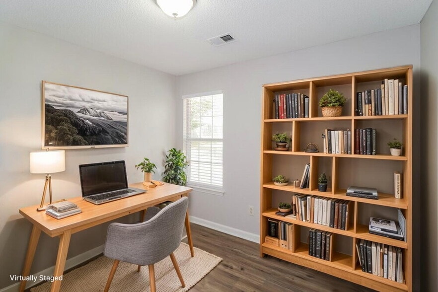 Building Photo - 7890 Hunter's Crossing