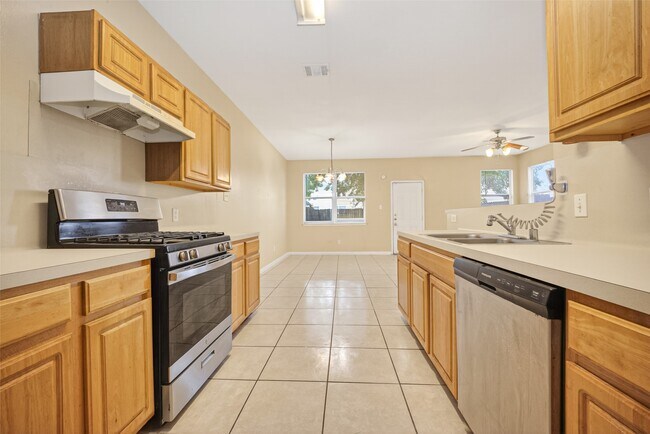 Building Photo - 15515 Waldron Cir