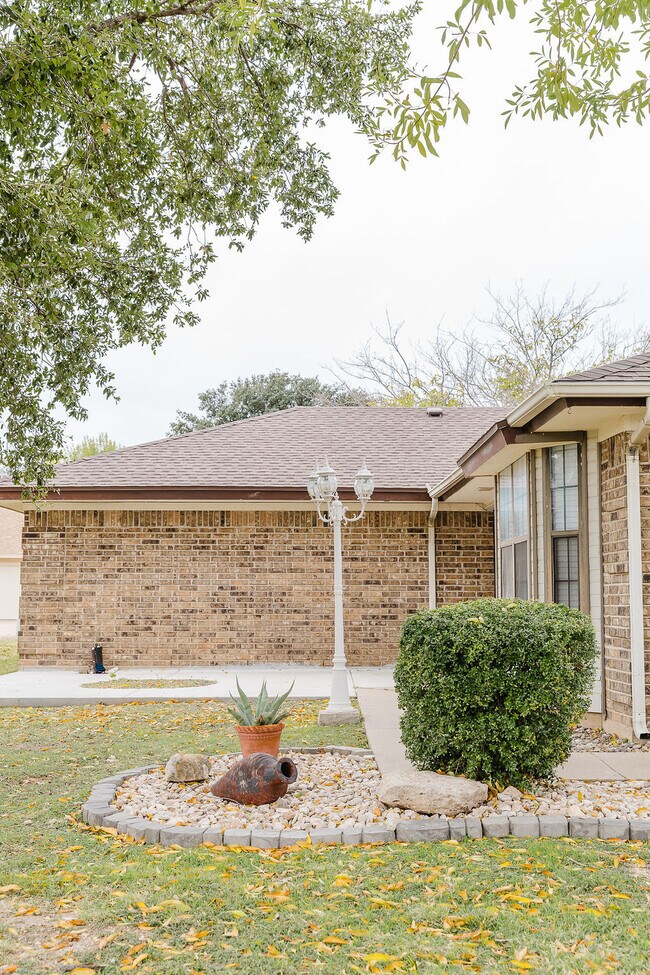 Building Photo - 1105 Gordon Blvd