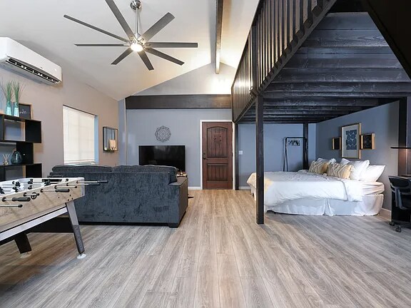 Building Photo - 1615 N Santa Rita Ave