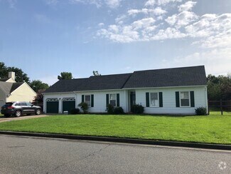 Building Photo - Lovely Ranch in Grassfield School District!