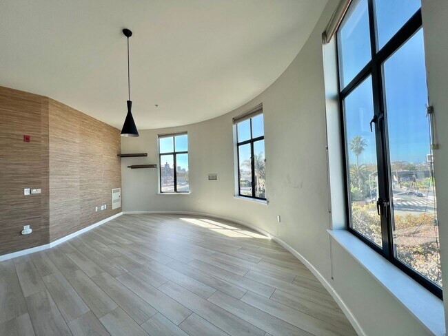 Building Photo - Adeline Place – Modern Comfort & Sophisticated 1 Bed / 1 Bath