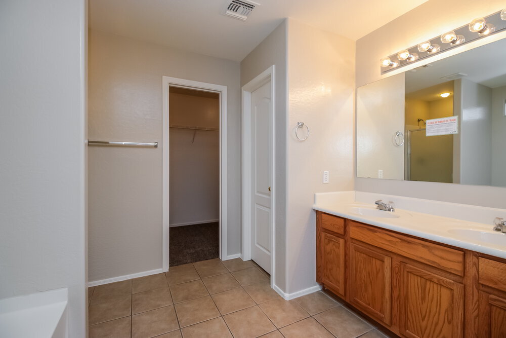 Building Photo - 2205 N 91st Gln