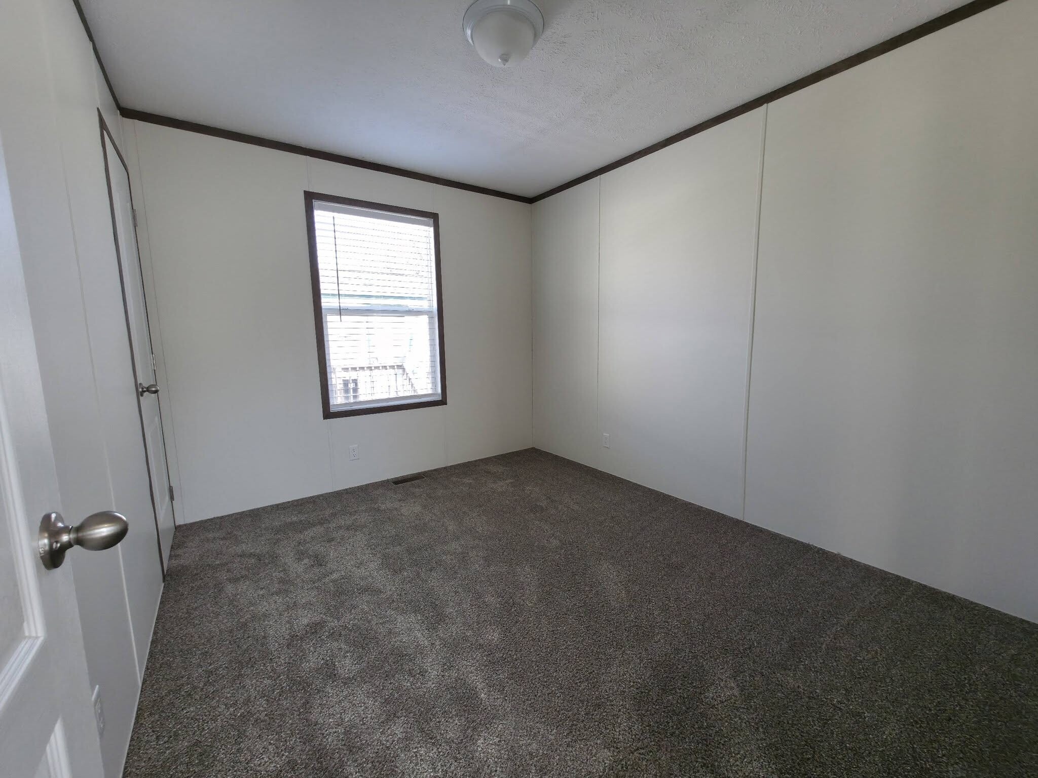 Building Photo - 1319 W Plum St