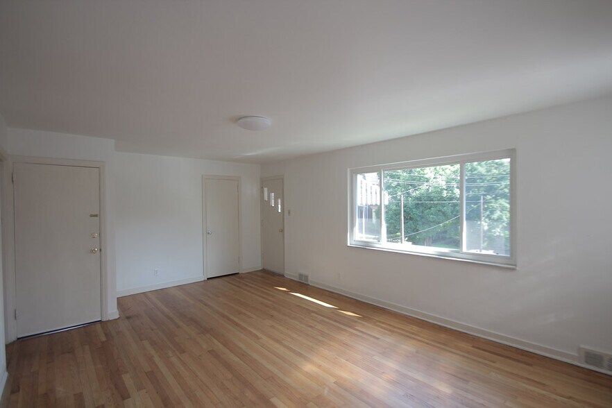 Building Photo - 415 Franklin Ave
