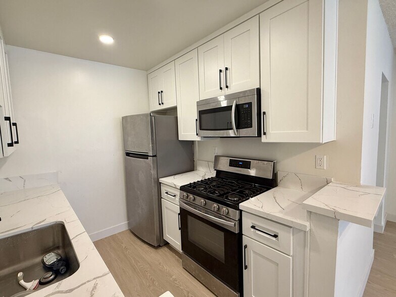 Building Photo - 3419 Keystone Av