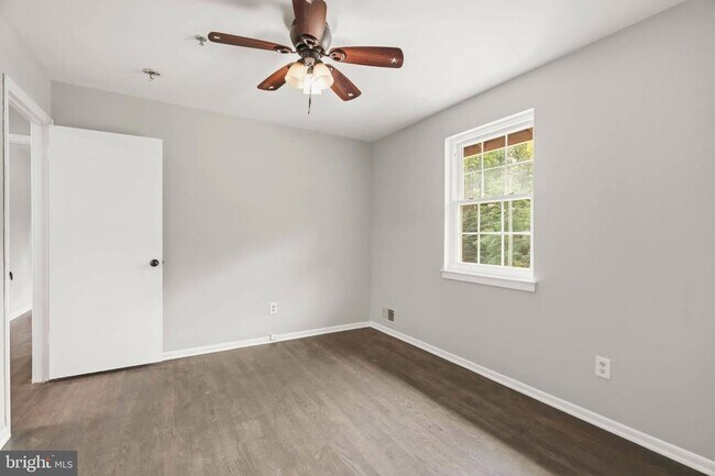 Building Photo - 808 E Franklin Ave
