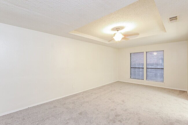 Building Photo - 2946 Lawndale Dr