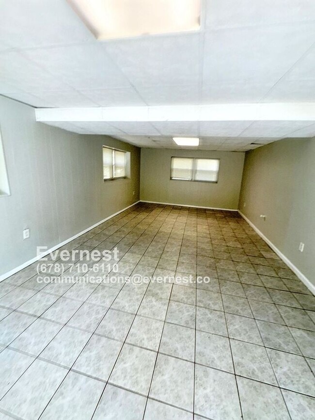Building Photo - 2720 Old Spanish Trail