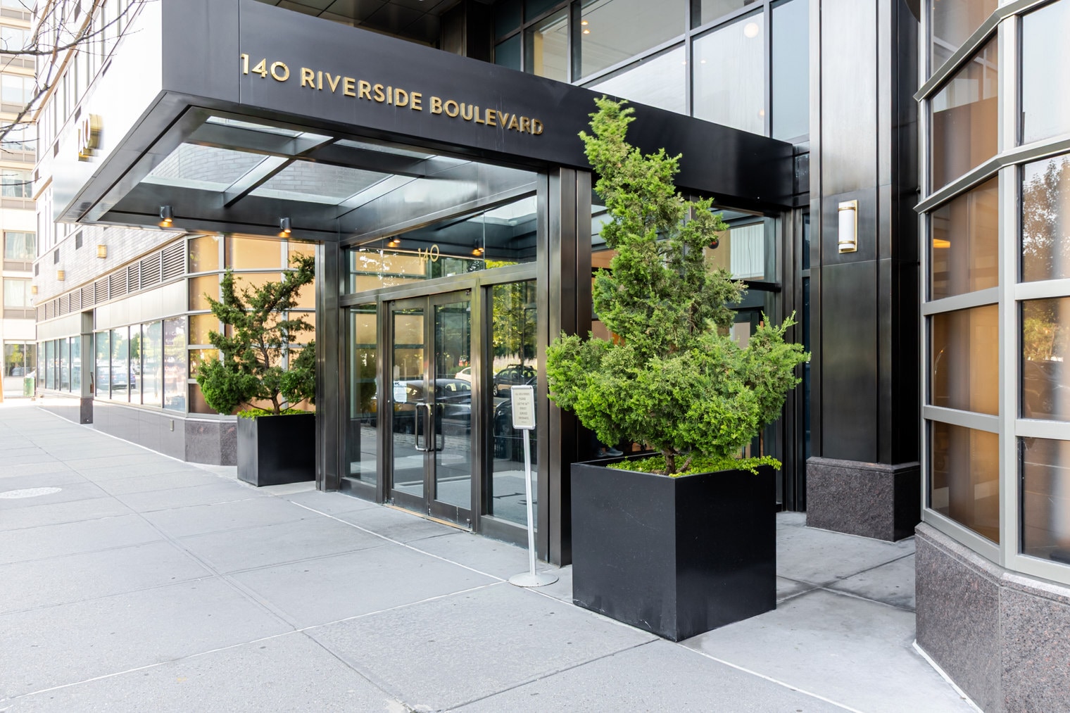 Building Photo - 140 Riverside Blvd