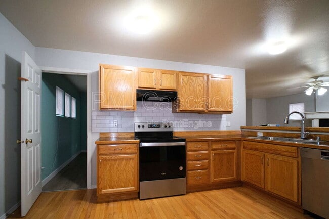 Building Photo - 2510 Mitchell Ave