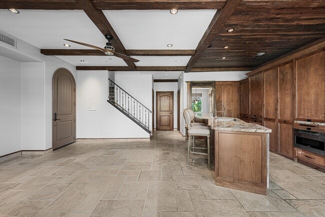 Building Photo - 450 White Fox Trail