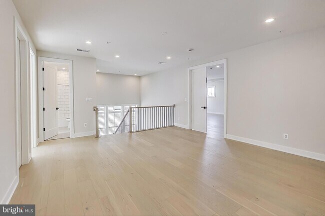 Building Photo - 6921 Renita Ln