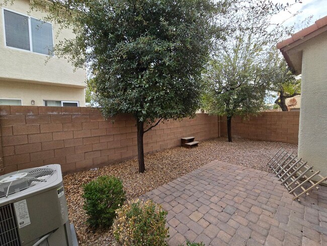 Building Photo - Guard Gated wonderful community 3 Bedroom Townhome!