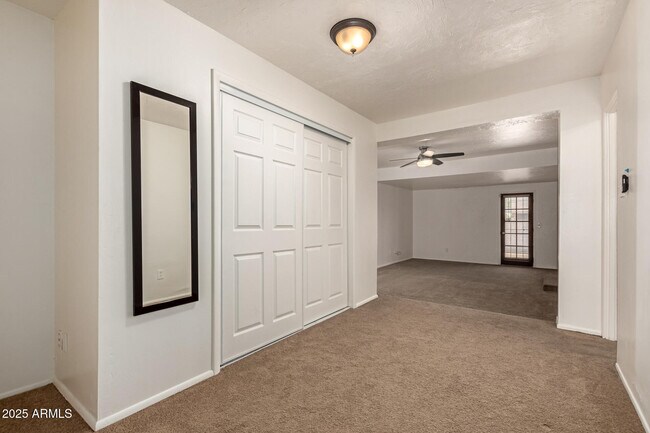 Building Photo - 1407 E El Camino Dr