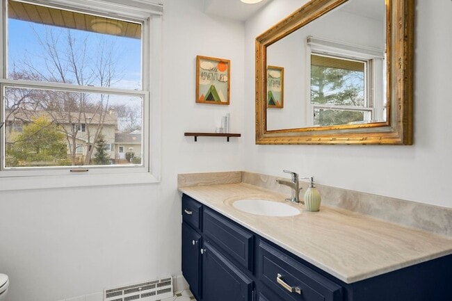 Building Photo - 310 Yosemite Trail