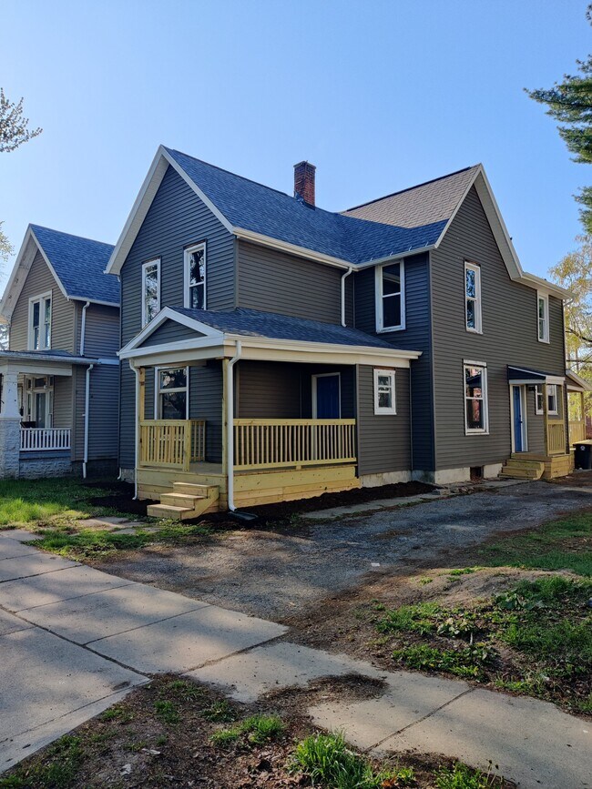 Exterior - 604 Riverside Ave