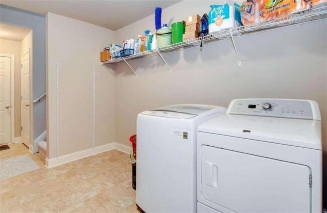 Building Photo - 4217 Brentwood Dr