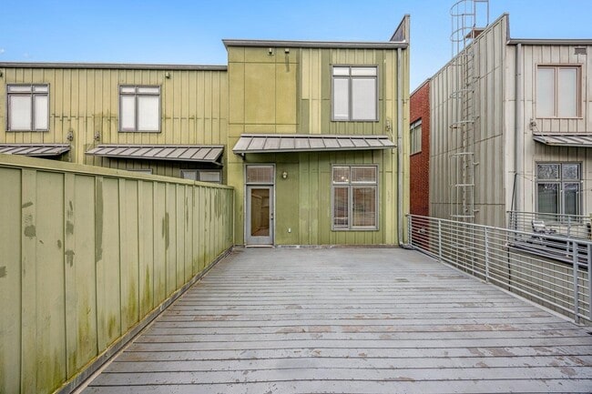 Building Photo - 614 Tennessee St